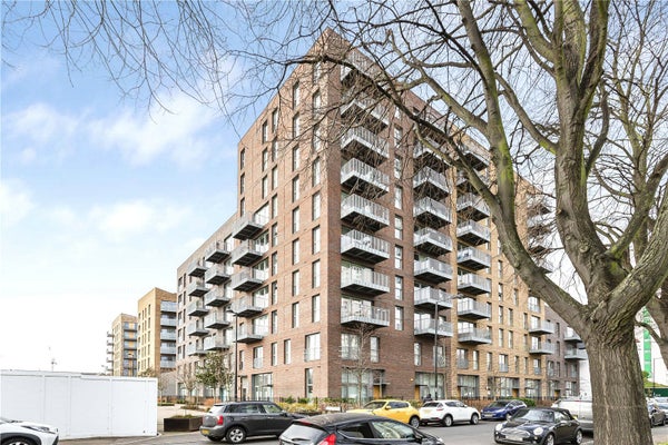 Flat Timberyard Street in London