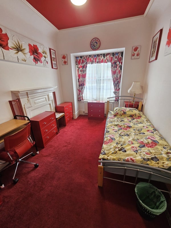 Room Great Russell Street in Greater London