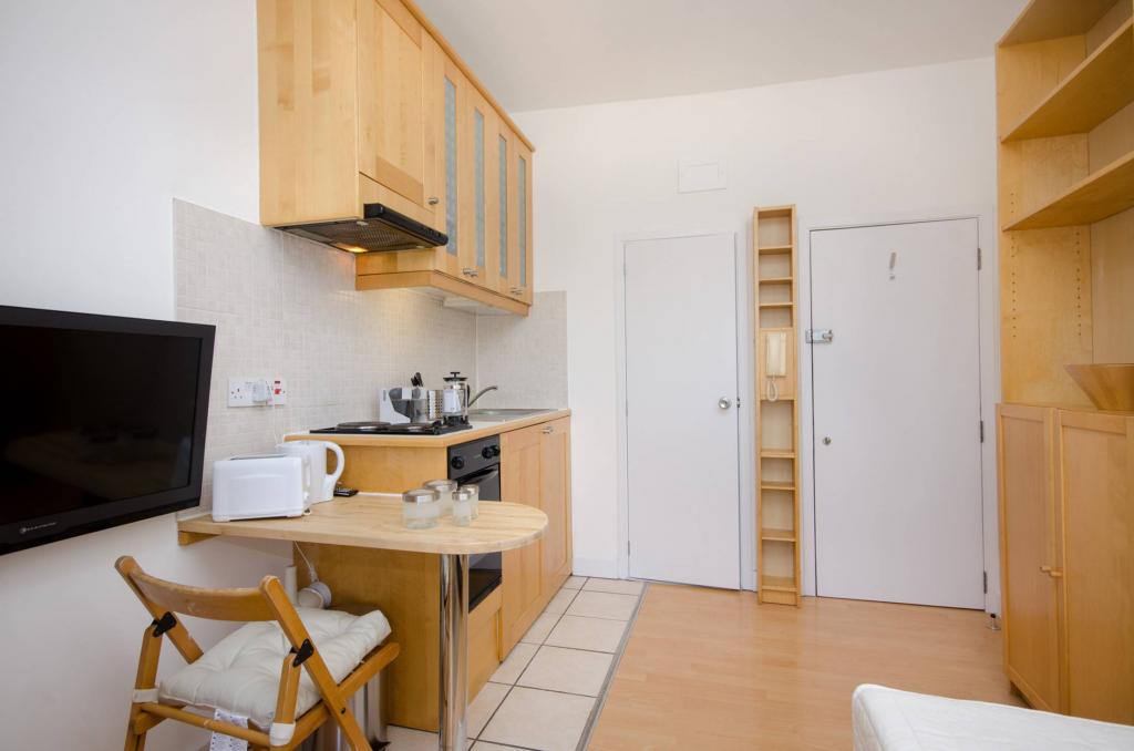 Flat Belgrave Road in City of Westminster
