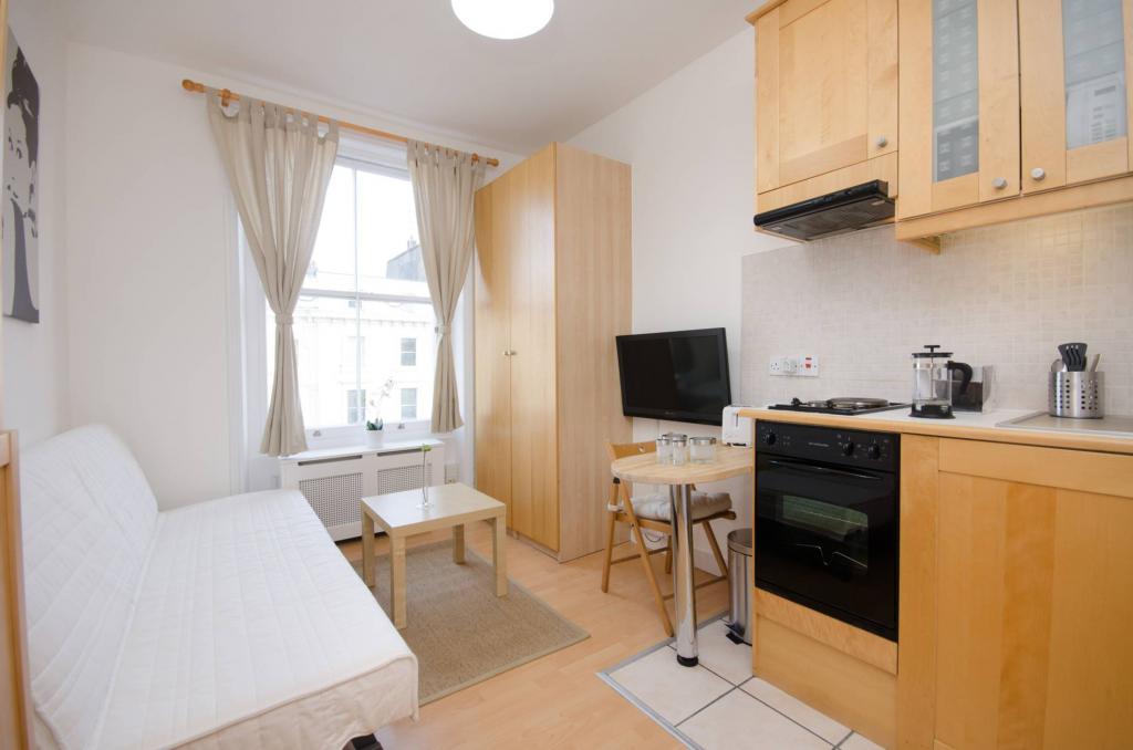 Flat Belgrave Road in City of Westminster