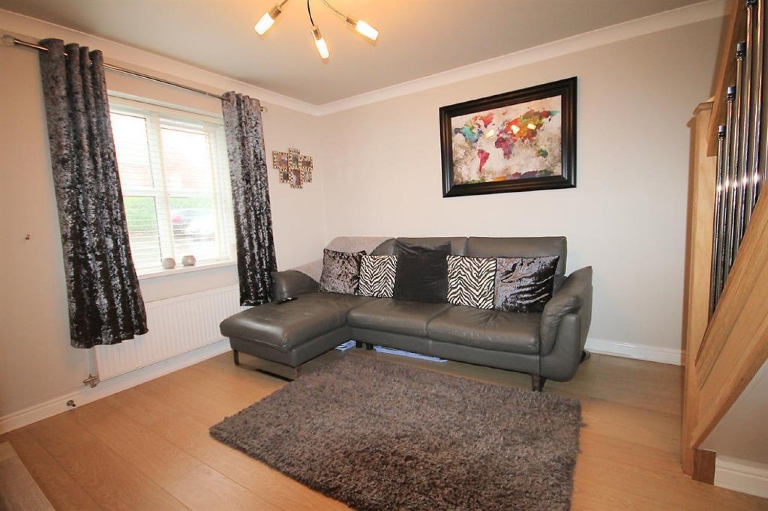 House Lowes Drive in Tamworth