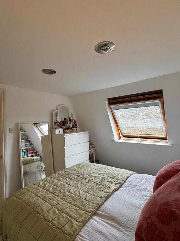 Room Landor Road in Greater London