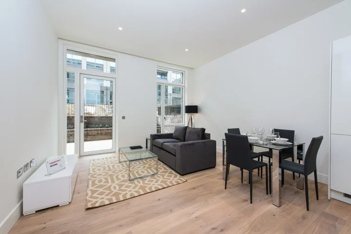 Flat West Row in Greater London