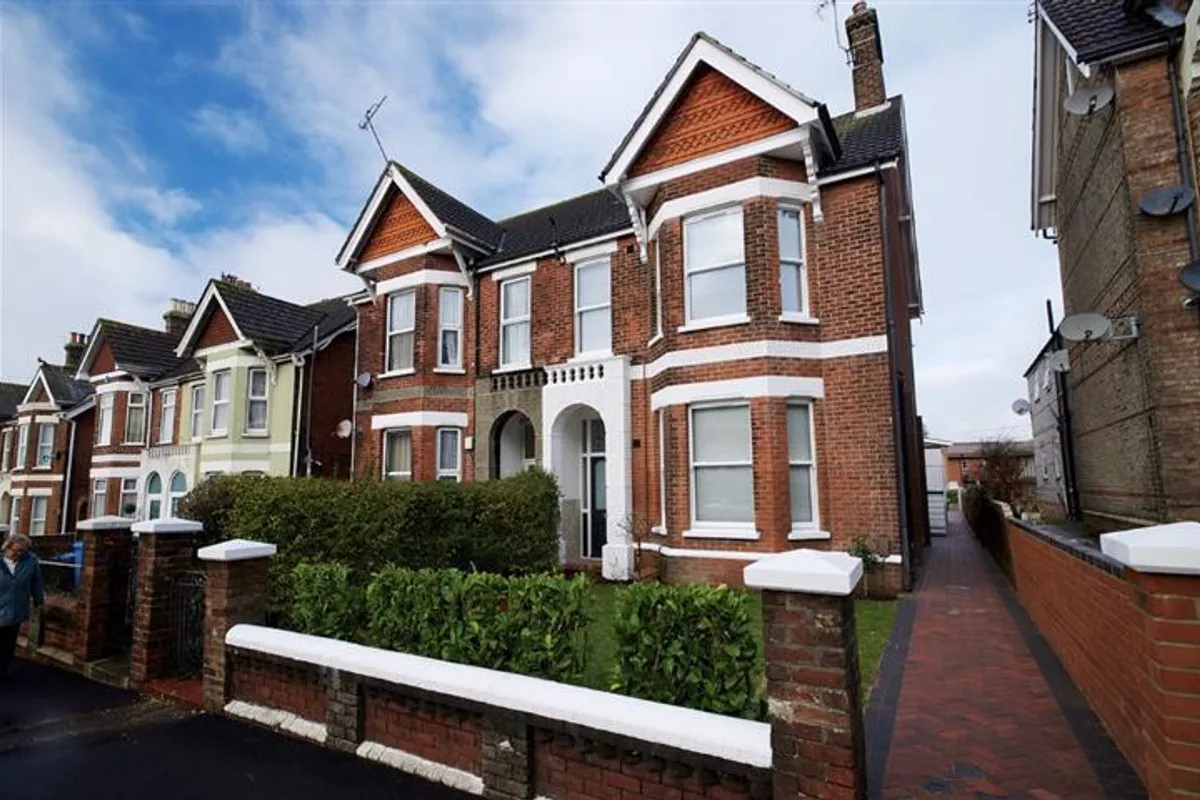 Flat Longfleet Road in Poole