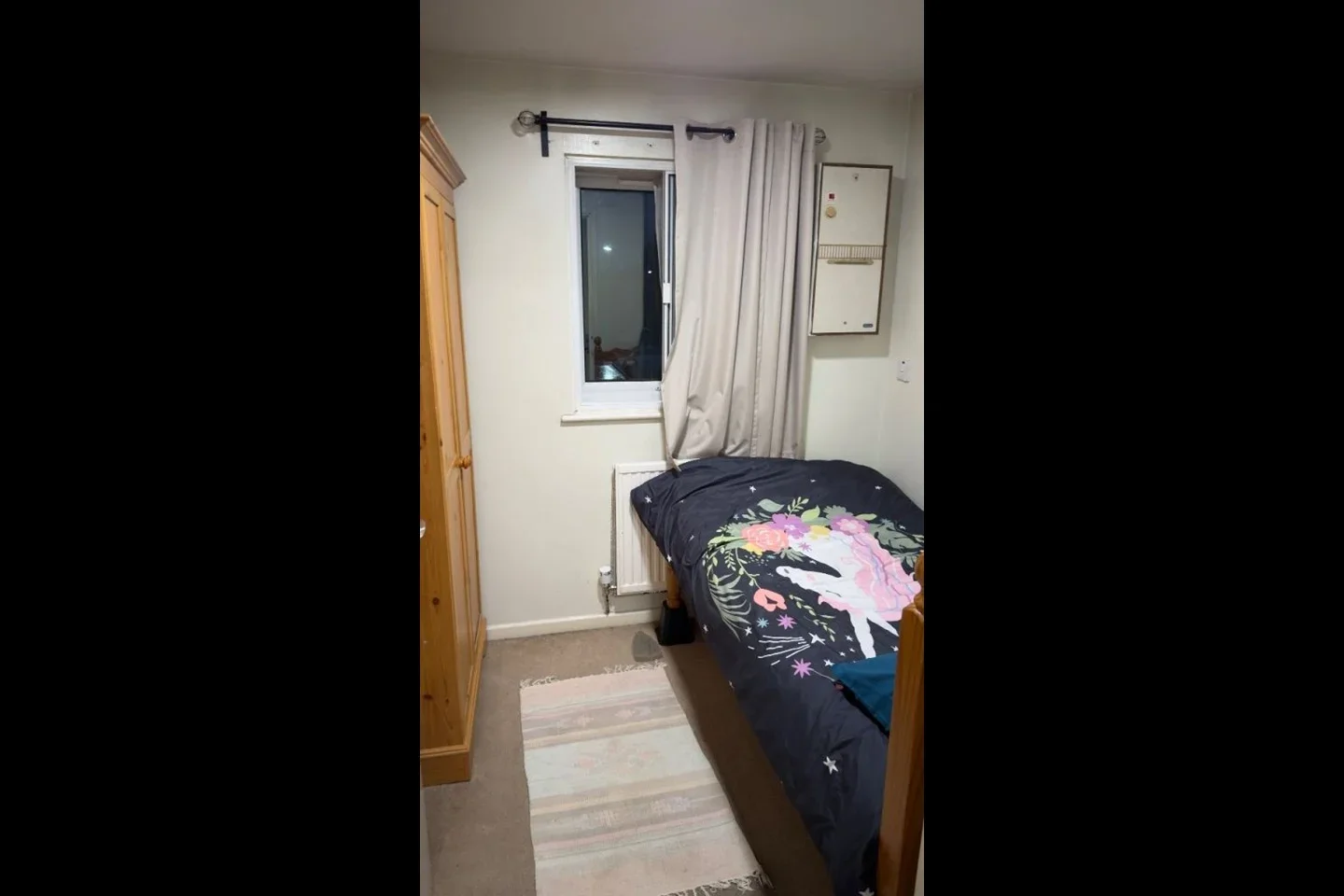 Room Pickwick Close in Greater London