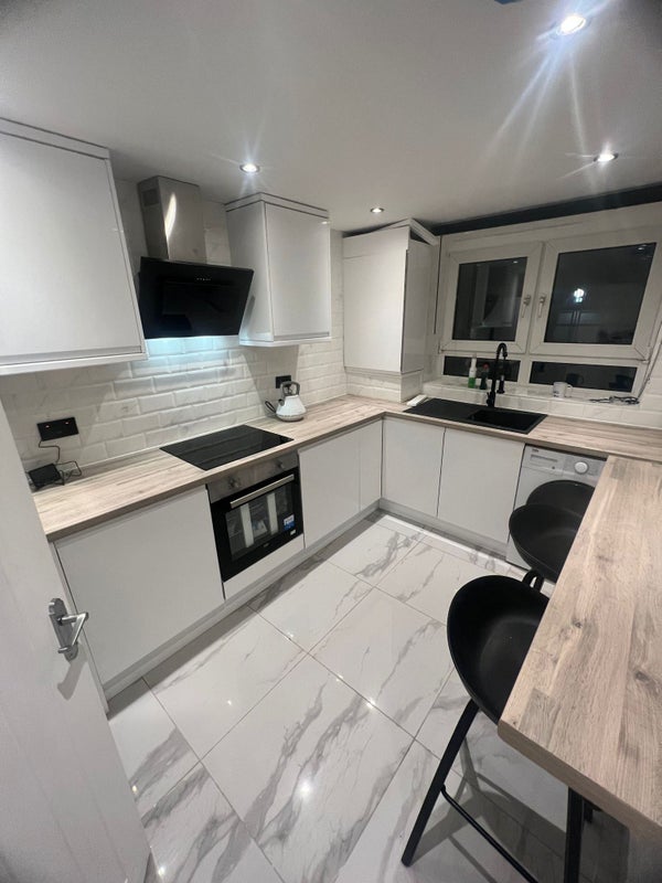 Room Hunton Street in Greater London