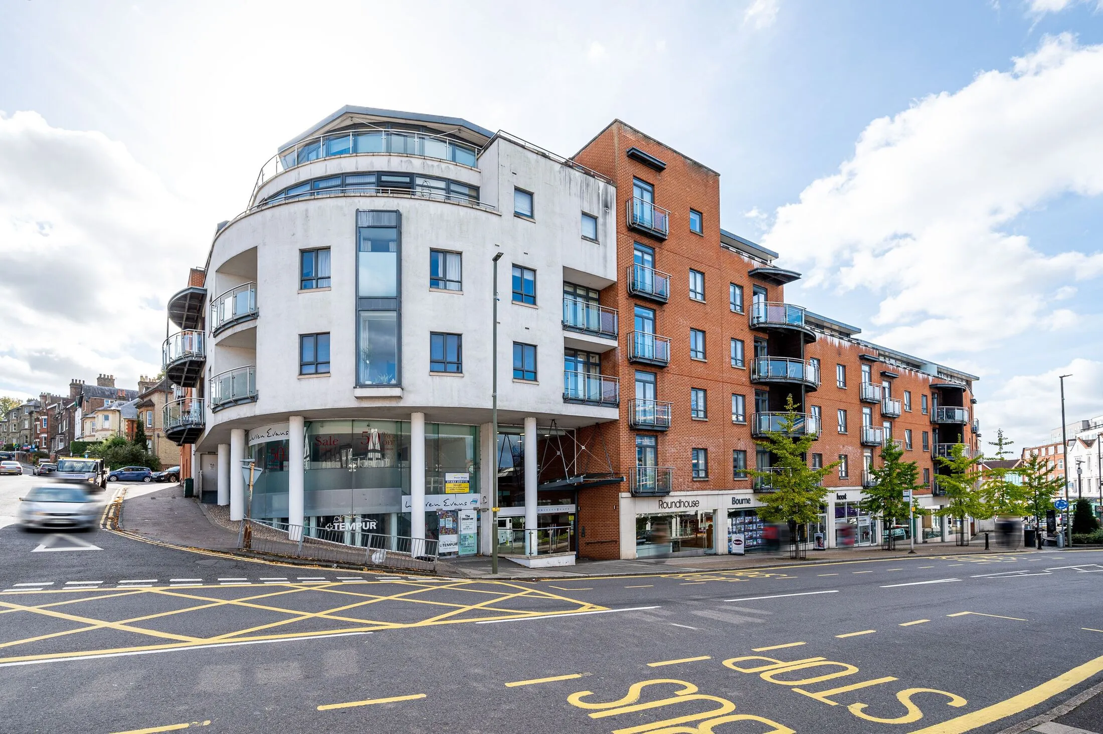Flat Sydenham Road in Guildford