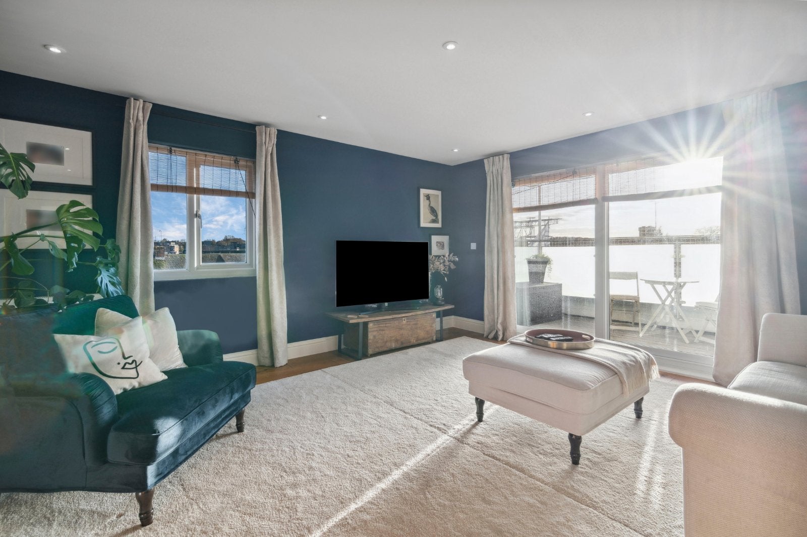 House Lakedale Court in Greater London