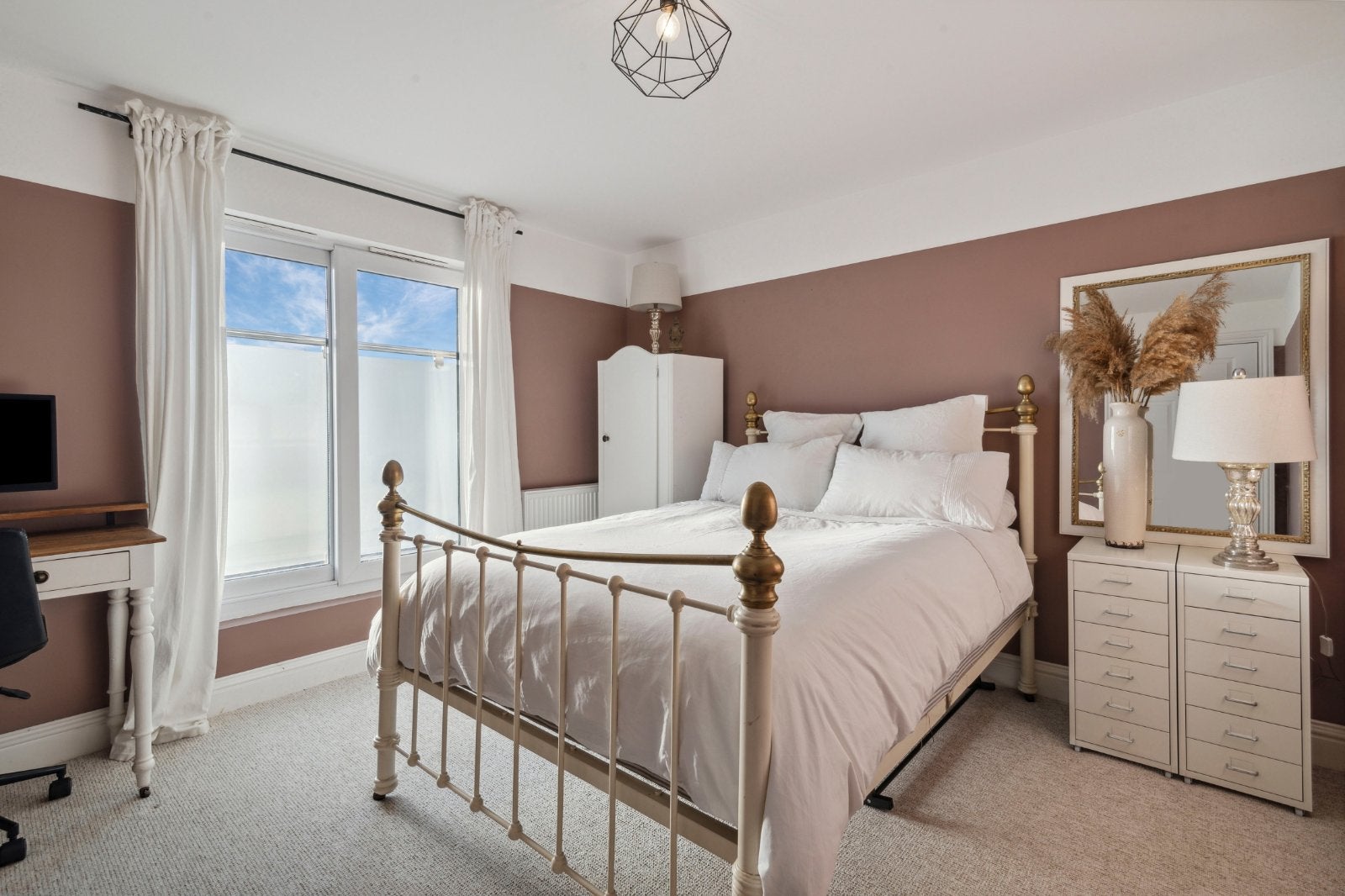 House Lakedale Court in Greater London