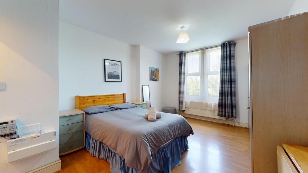 Flat James Avenue in Greater London