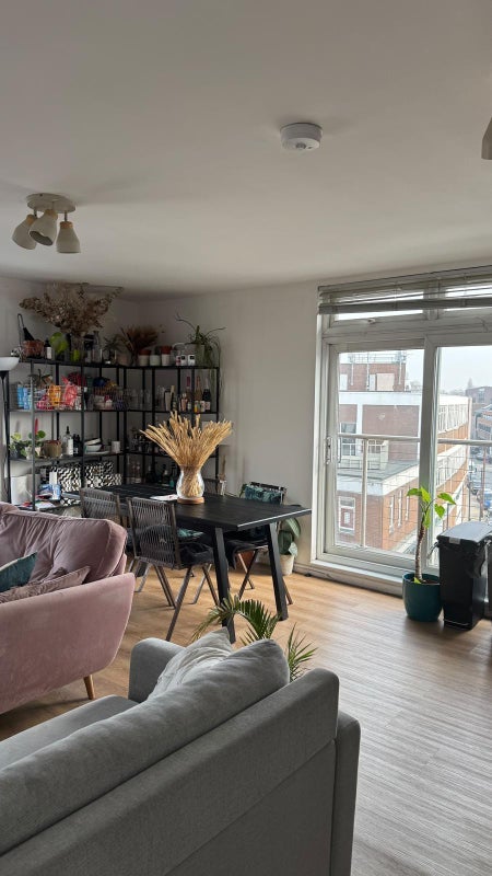 Room Cambridge Heath Road in Greater London