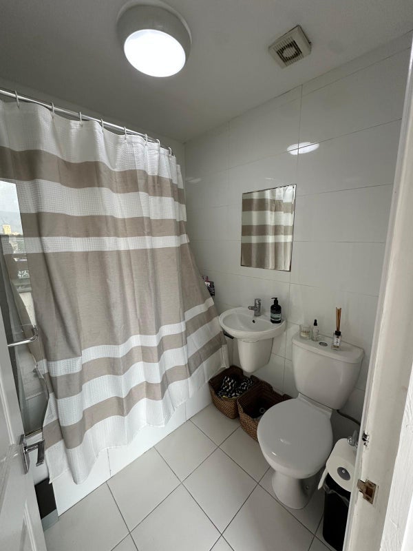 Room Cambridge Heath Road in Greater London