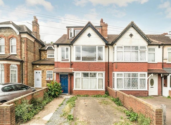 Flat Elmfield Avenue in London