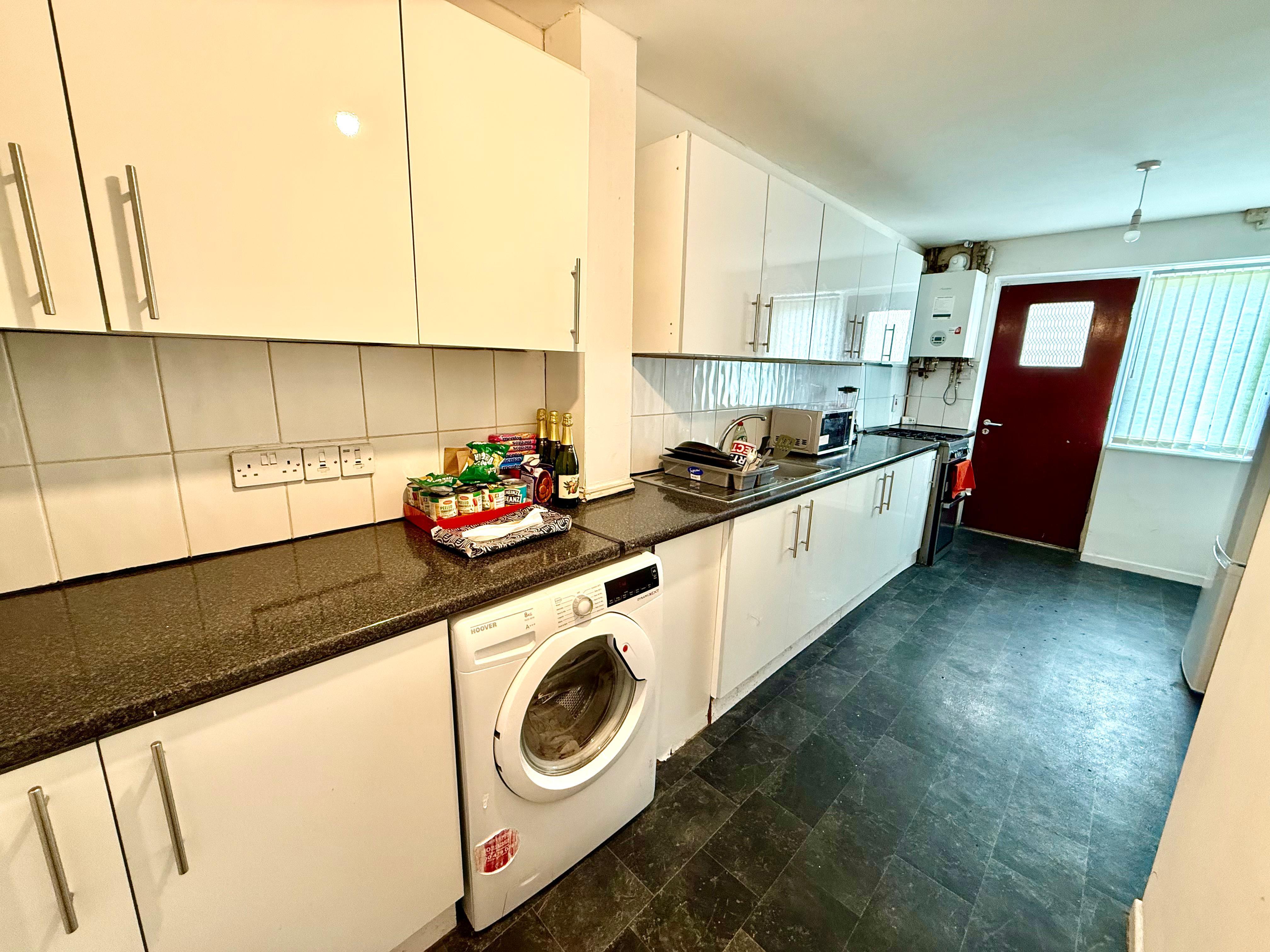 Room Milnrow Close in Manchester