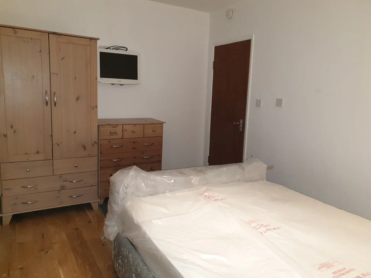 Room Cranbrook Road in Greater London
