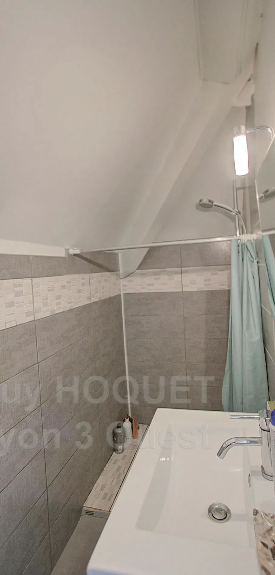 Room D 16 in La Tour-du-Pin