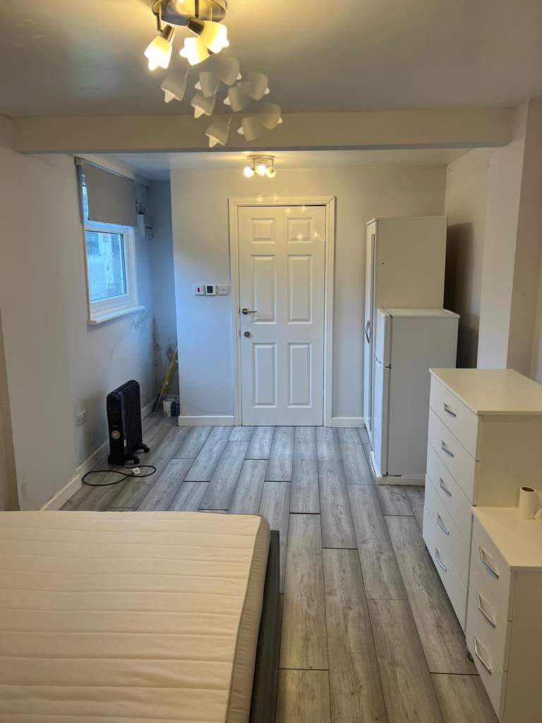 Flat South Park Drive in Greater London