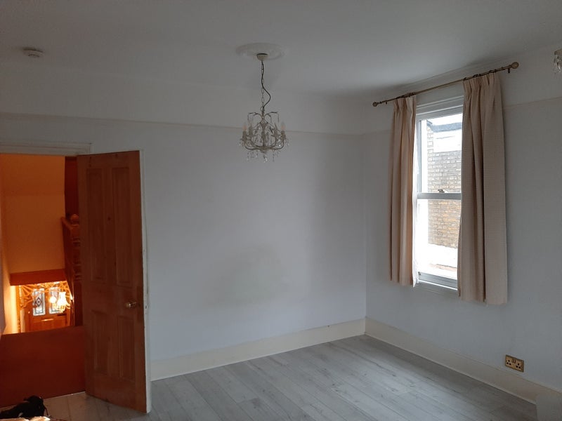 Room Hardwicke Road in Greater London