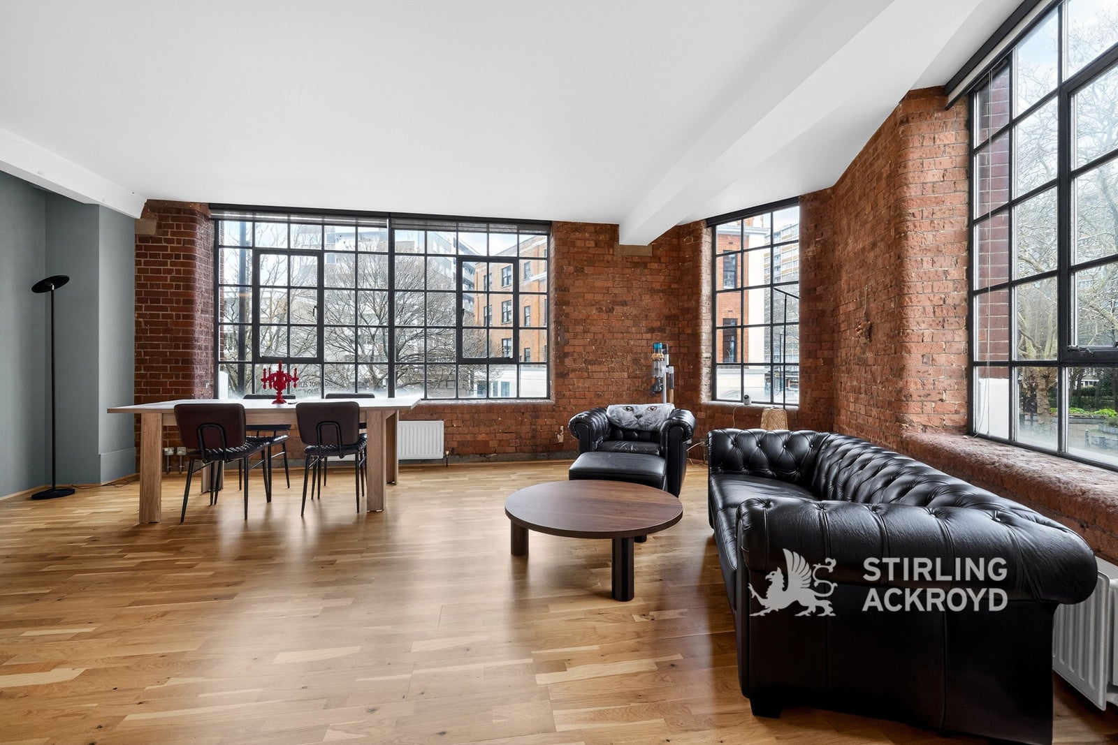 Flat St. John Street in Greater London