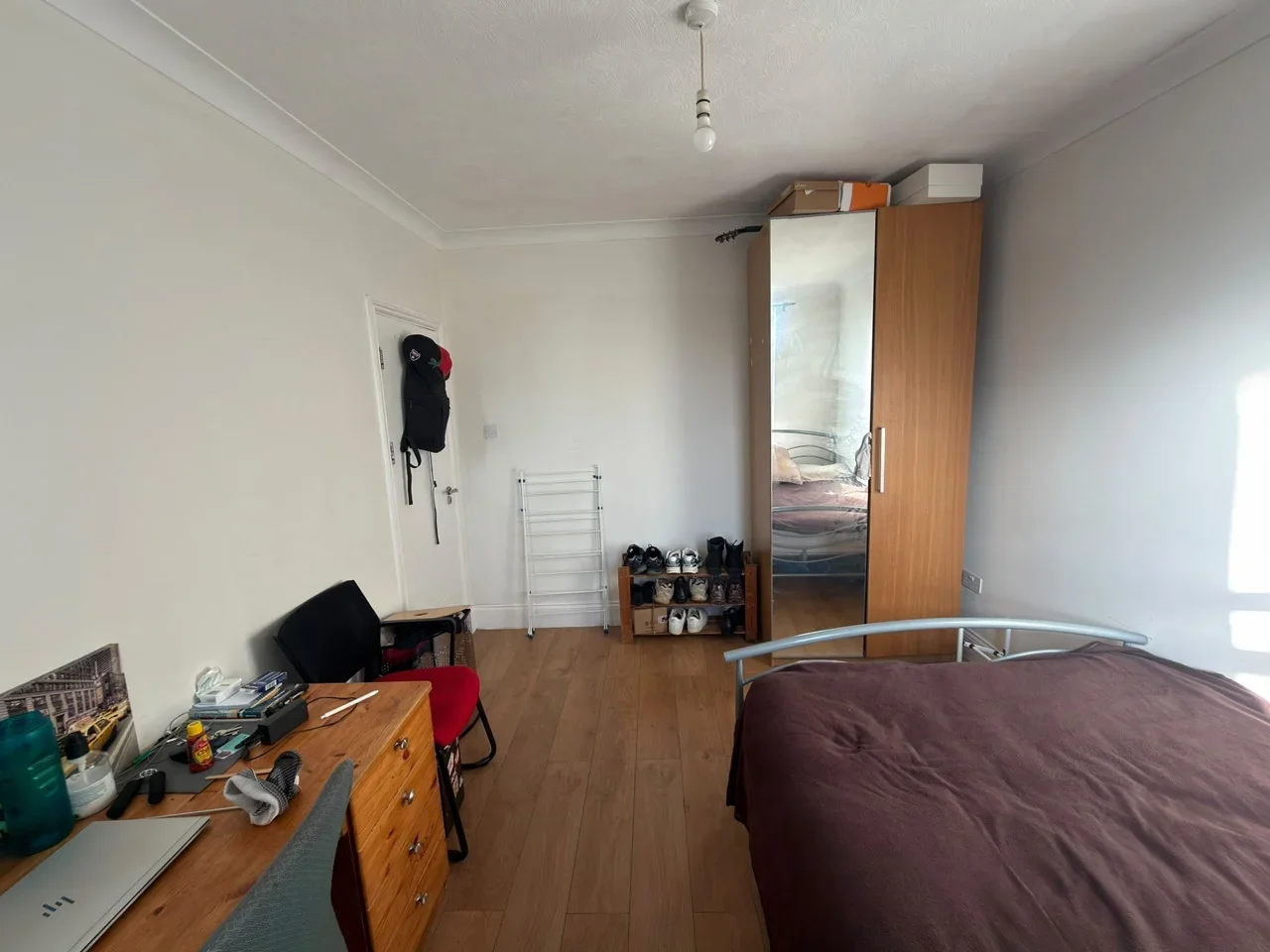 Room Station Road in Greater London