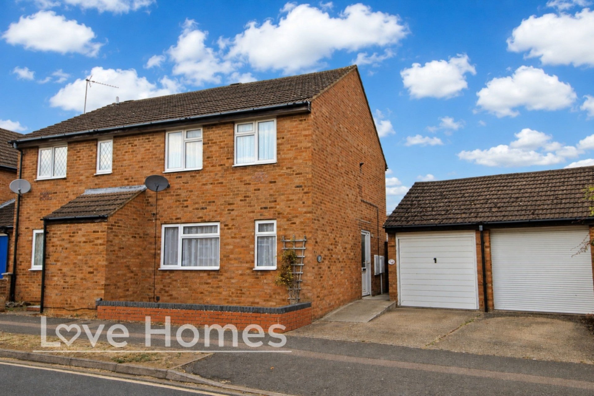 House Derwent Rise in Flitwick