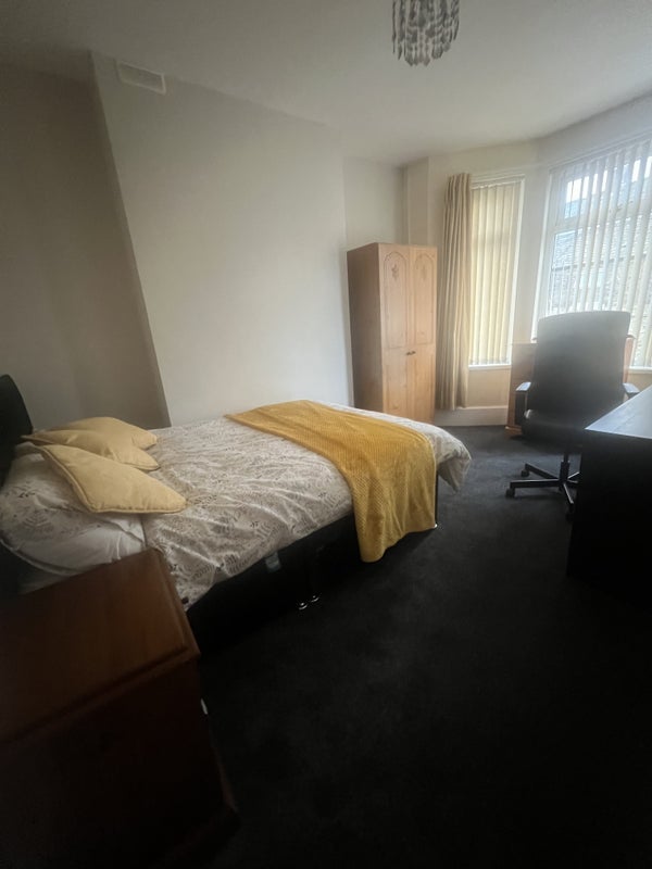 Room Regent Road in Stoke-on-Trent