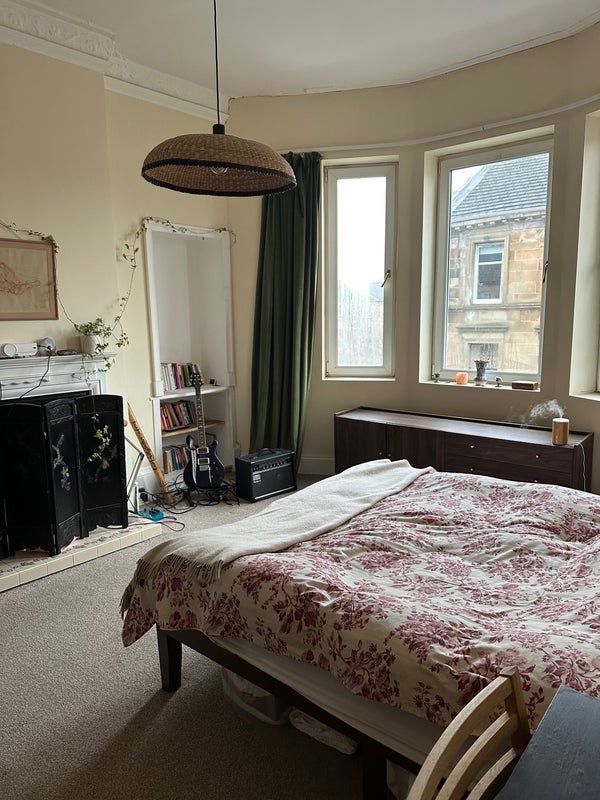 Room Victoria Road in Glasgow