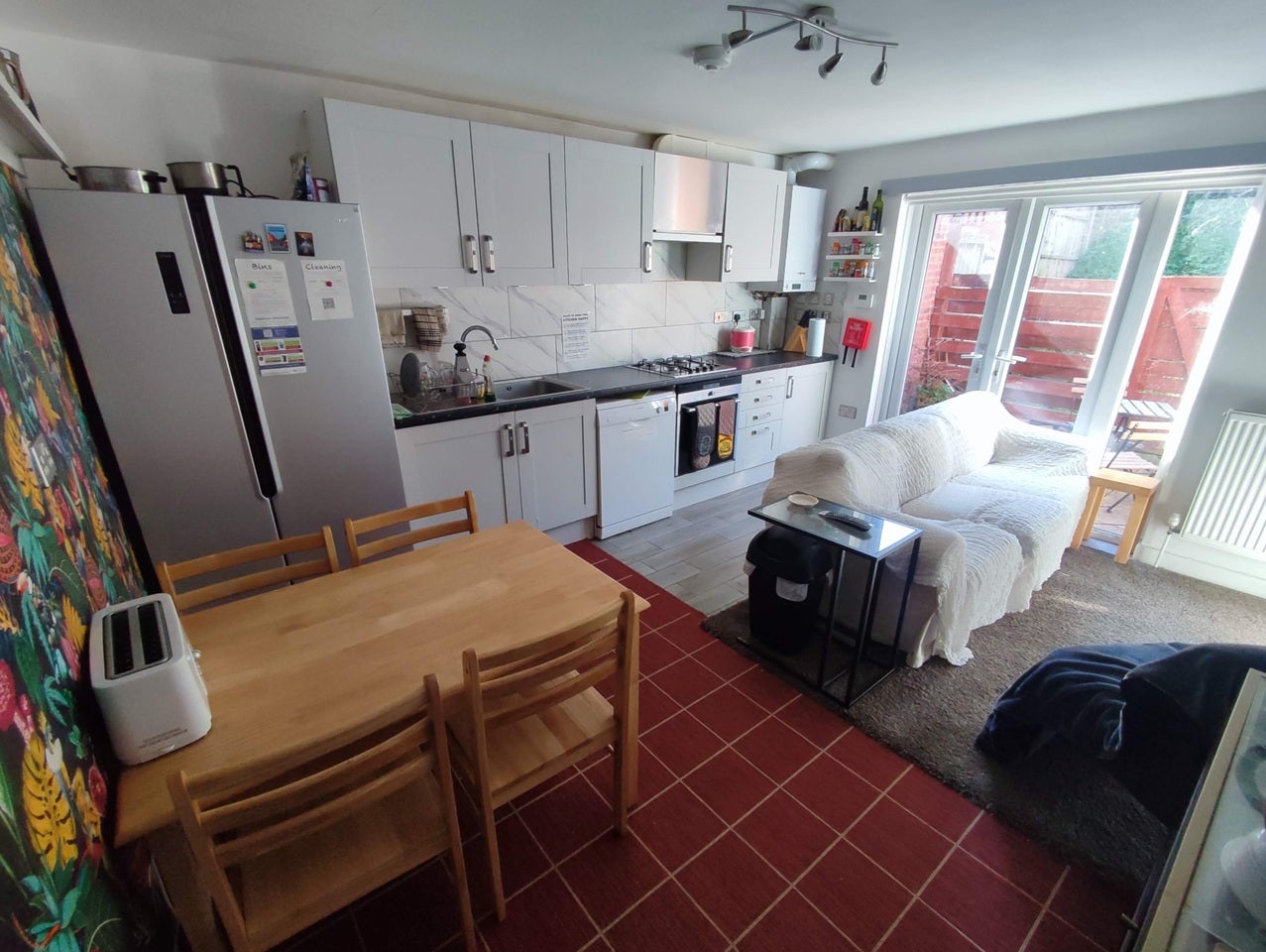 Room Burnley Road in Greater London