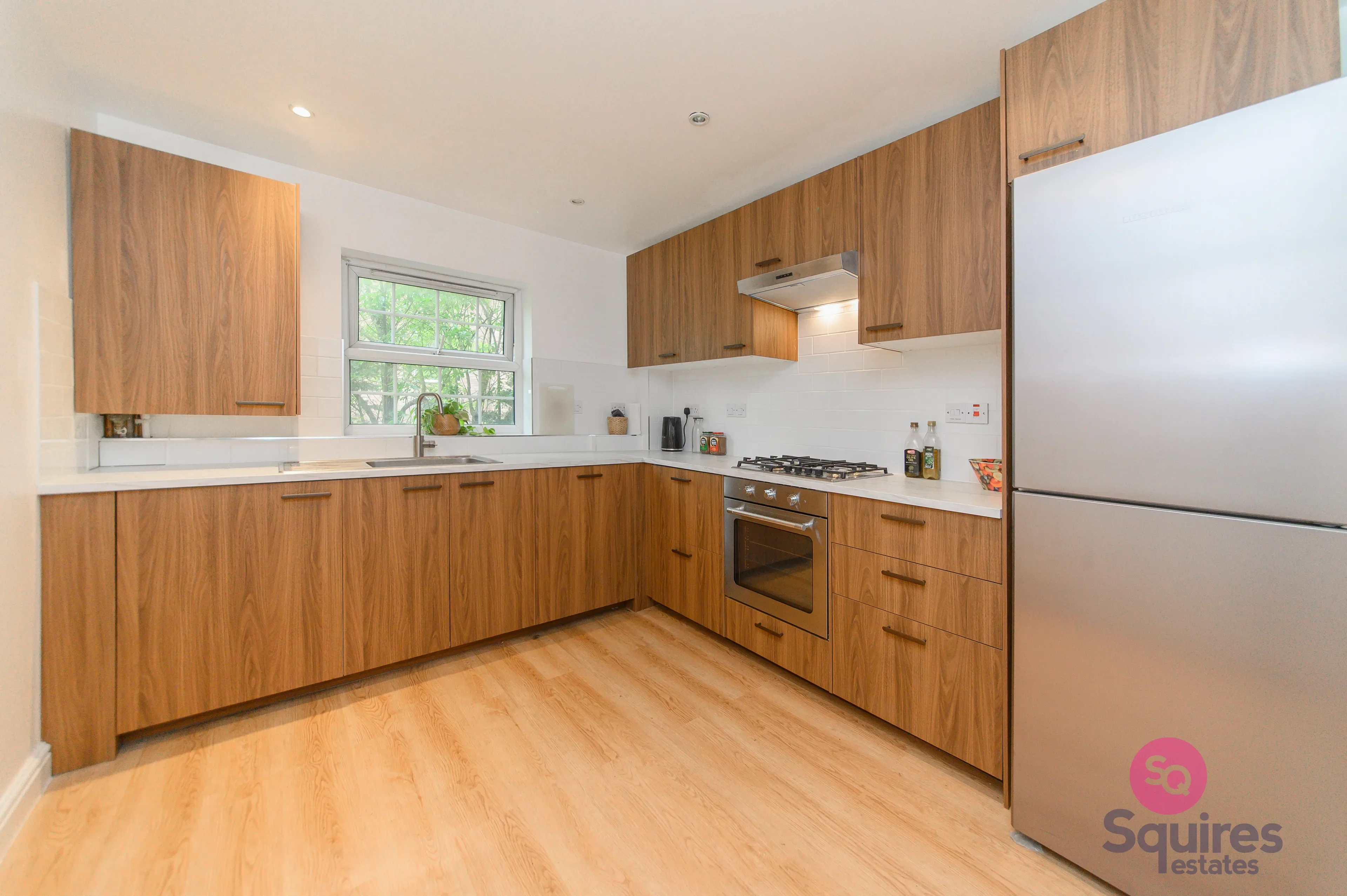 Flat Sunningfields Road in Greater London