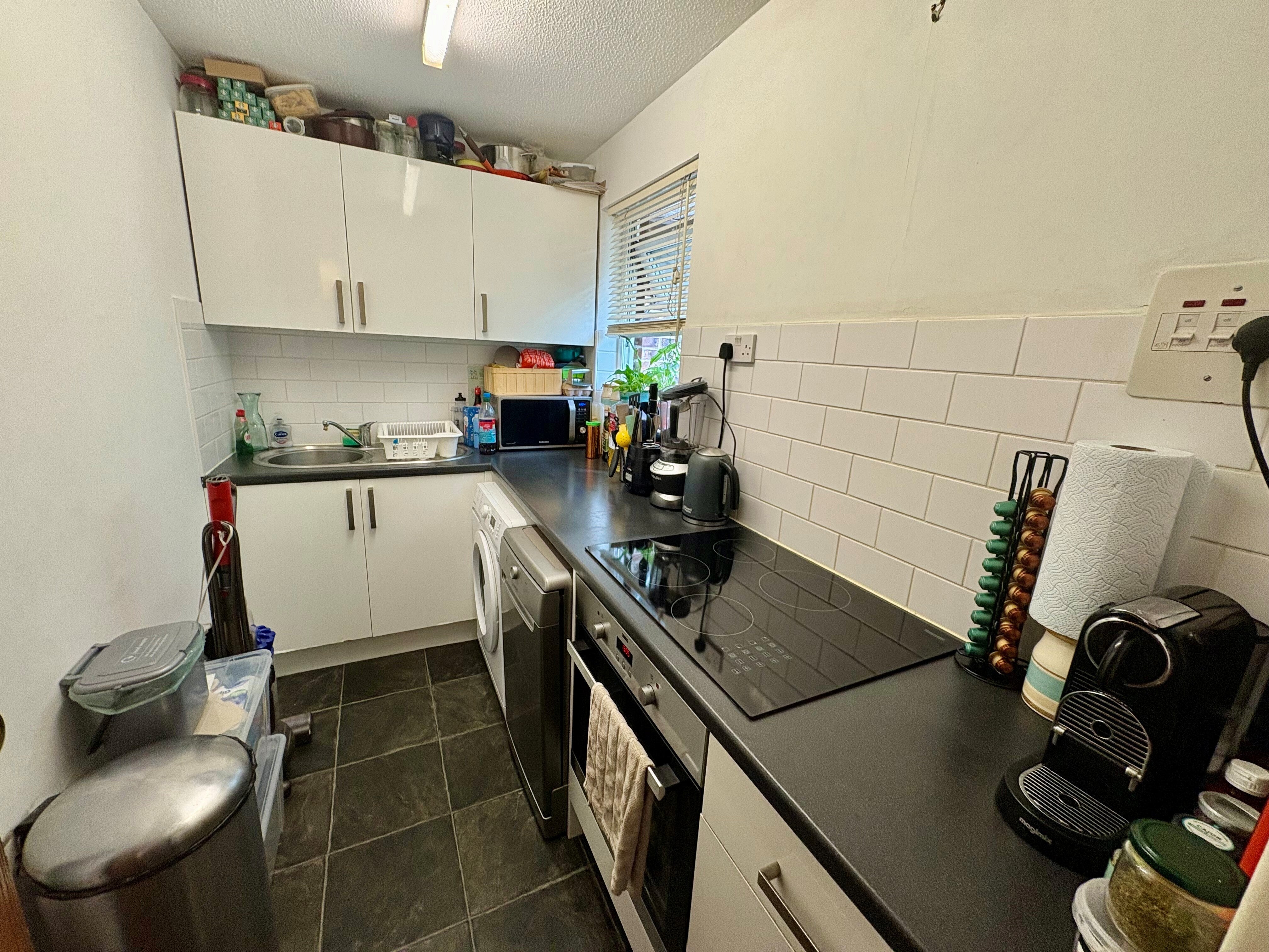 Flat Alfred Close in Southampton