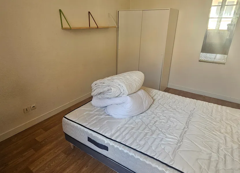 Chambre Rue Sylvain Drault à Poitiers
