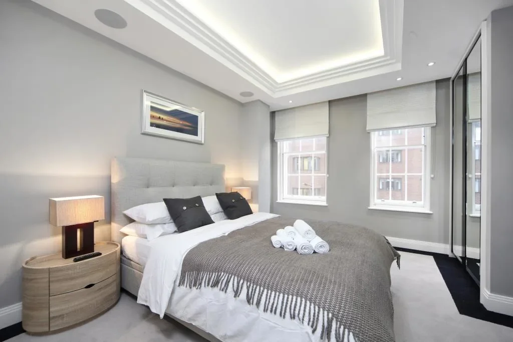 Flat Eccleston Place in City of Westminster