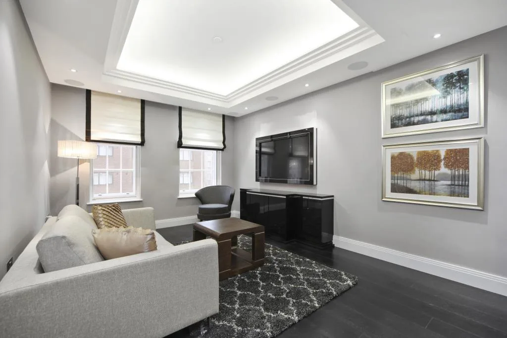 Flat Eccleston Place in City of Westminster