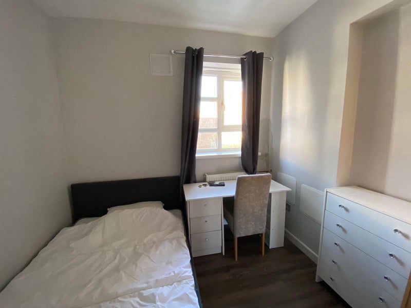 Flat New North Road in Greater London