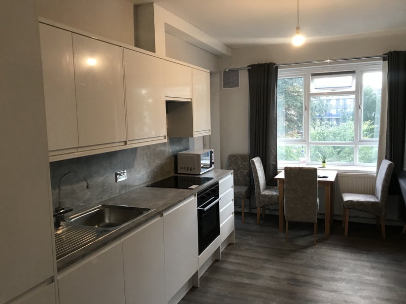 Flat New North Road in Greater London