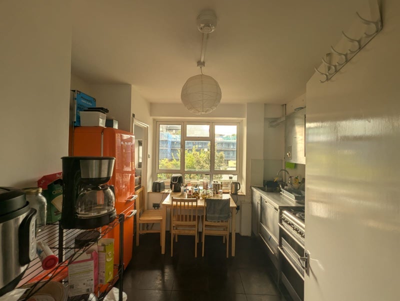 Room Harrison Street in Greater London