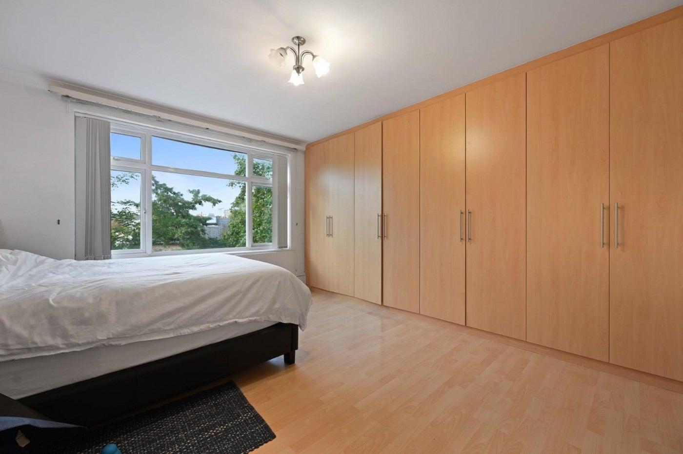 Flat Carlton Hill in City of Westminster