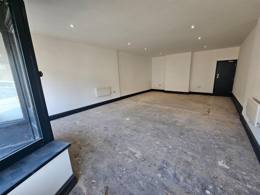 Flat Hainton Avenue in Grimsby