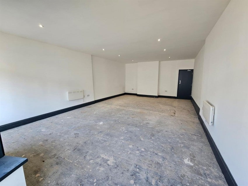 Flat Hainton Avenue in Grimsby