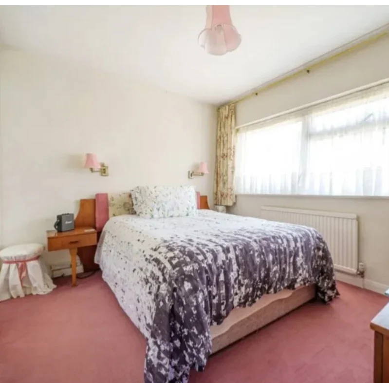 Room Broadacres in Guildford
