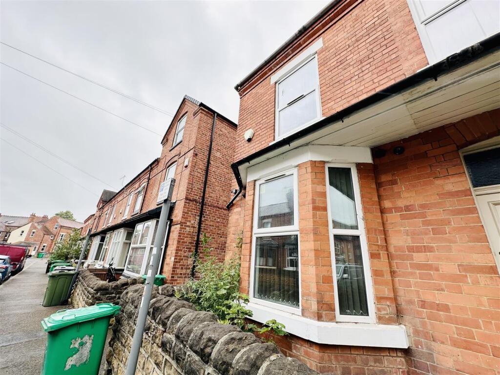 House Midland Avenue in Nottingham