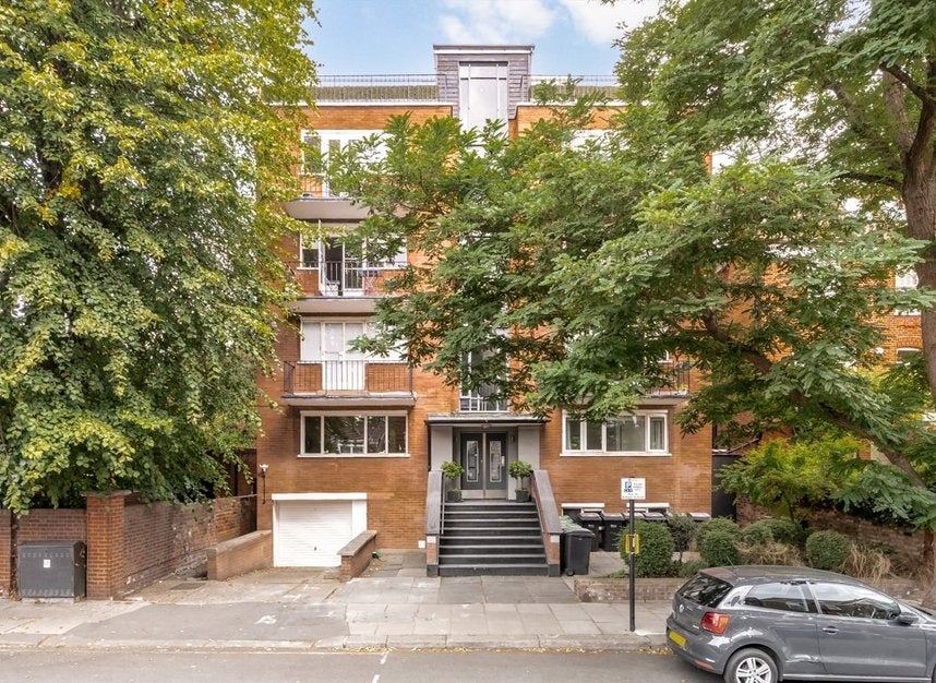 Flat Compayne Gardens in Greater London