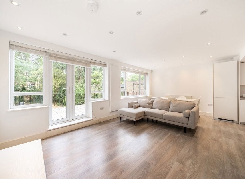 Flat Compayne Gardens in Greater London