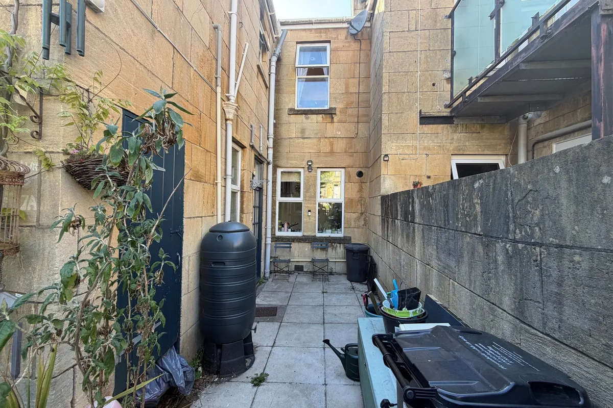 Flat Wellsway in Bath