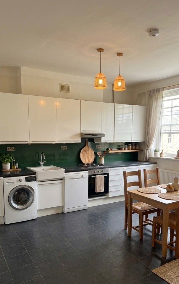 Room Coldharbour Lane in Greater London