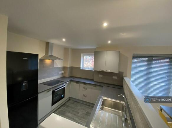 Flat Jackson Crescent in Manchester