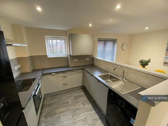 Flat Jackson Crescent in Manchester