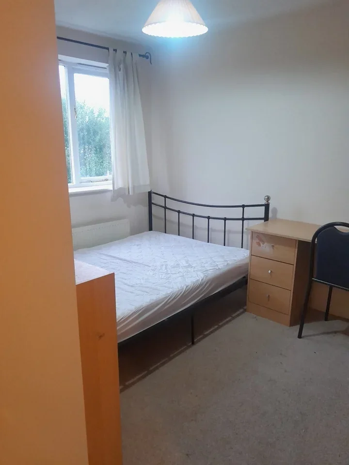 Room Nightingale Shott in Borough of Runnymede