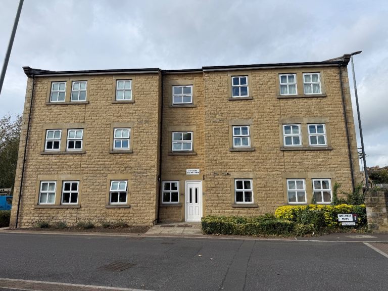 Flat Moorlands Terrance in Kirklees