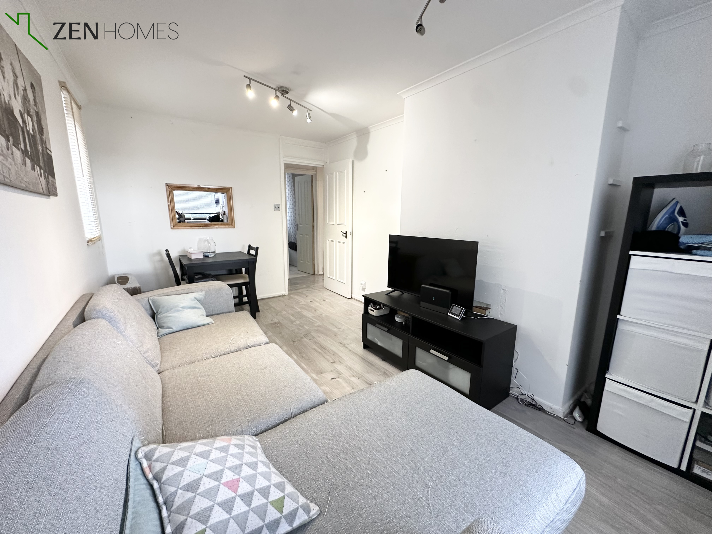 Flat Somercoates Close in Greater London